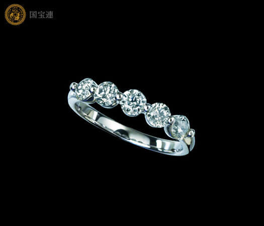 ダイヤモンド 一文字リング